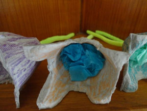 egg carton flowers craft step 4