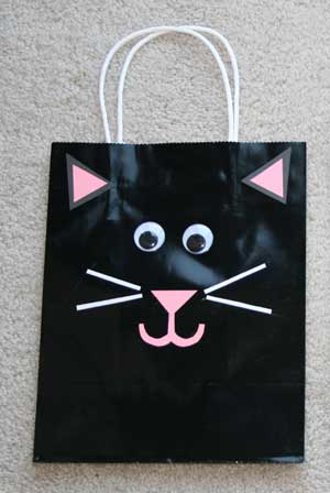 Halloween Craft Ideas Construction Paper on How To Make Your Black Cat Trick Or Treat Bag Craft