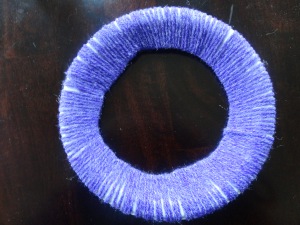 paper plate yarn wreath